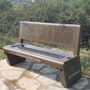 スマートな太陽金属のテラスのベンチの座席を満たす現代設計公衆電話